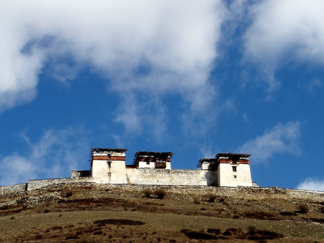 Lingshi Dzong