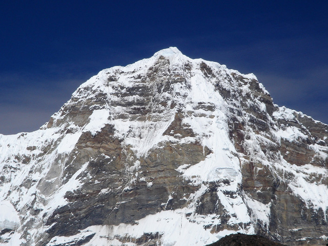 Secondary peak Jumolhari