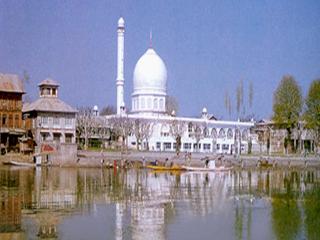 Hazratbal Mosque 