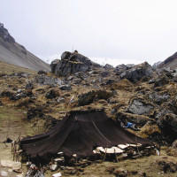 nomad tent made of yak wool laya gasa Windhorse Tours