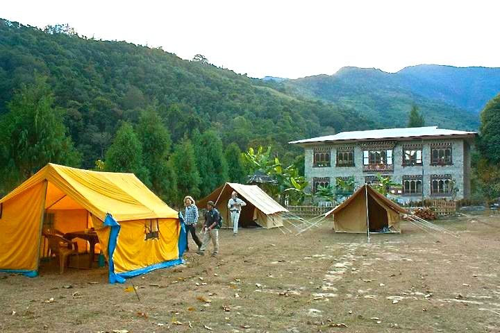 Best time for trekking in Bhutan 5 Windhorse Tours Winter Trek - Nabji Korphu (January, 2015) courtesy Jeans H
