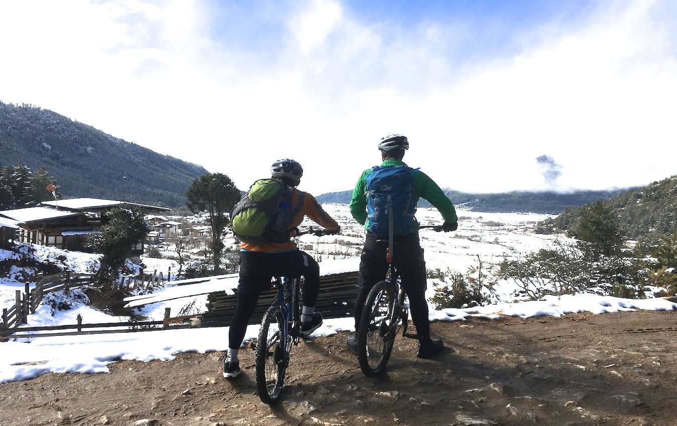 Mountain Bike  Gears, Apparels & Safety Check.