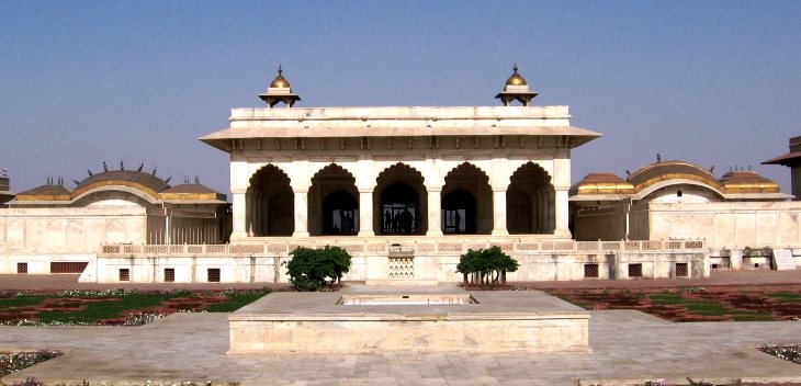 What are the attraction and sights other than Taj Mahal in Agra? What is weather like in Agra? 9 Windhorse Tours Diwan e Khas Agra Windhorse Tours