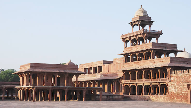 What are the attraction and sights other than Taj Mahal in Agra? What is weather like in Agra? 5 Windhorse Tours fatehpur Sikri 2 Windhorse Tours