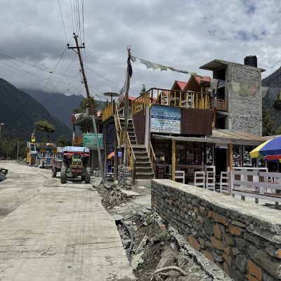 Roadside settlement Windhorse Tours