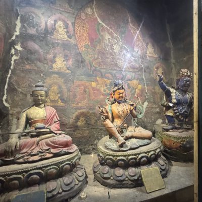 statues rock painting Windhorse Tours