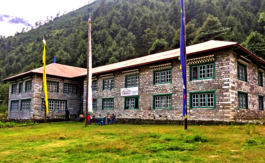 Mountain Resort Phakding