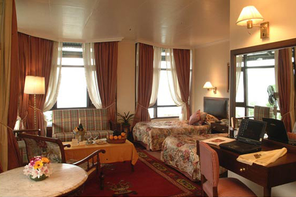 Hotel Silver Oaks